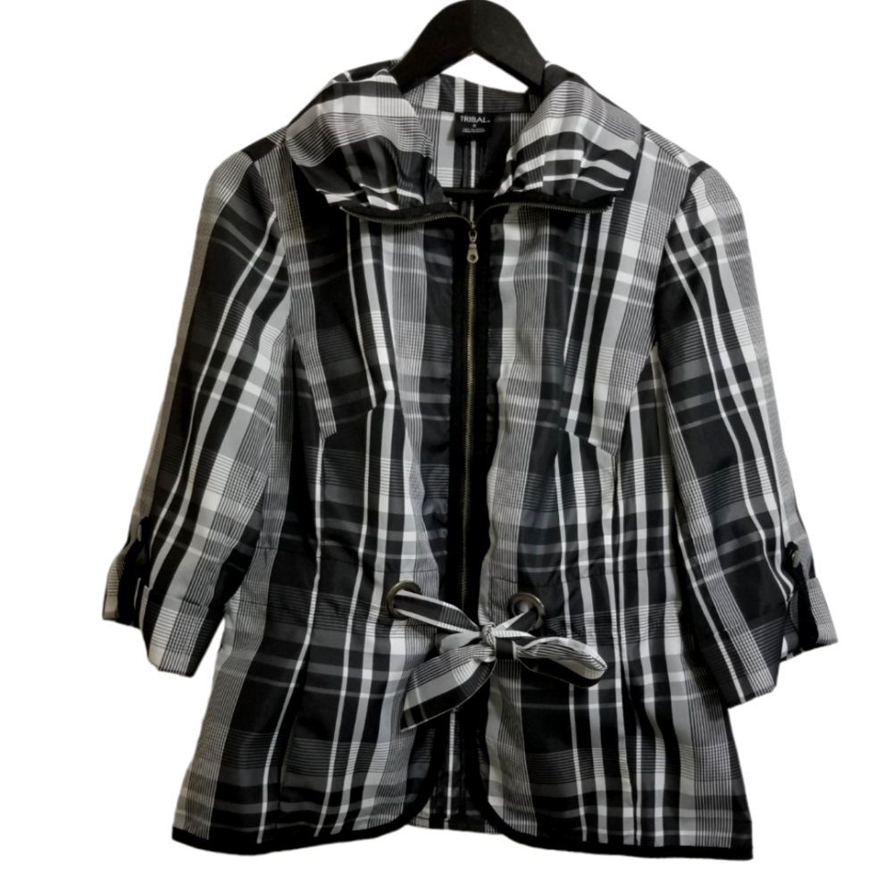 TRIBAL plaid polyester jacket in a size 6